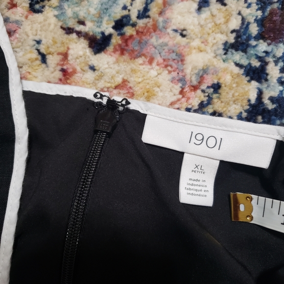 1901 black w/white piping detail faux wrap dress - Picture 4 of 9